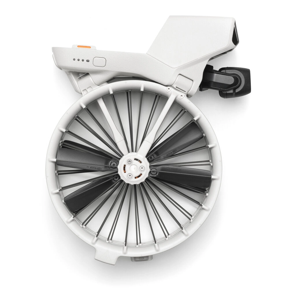 Drone DJI Flip Fly More Combo, 4K, 60 FPS, HDR, Rastreamento IA, Autonomia de voo 31 min. (Controle com tela) BR - DJI061 Drone DJI Flip Fly More Combo, 4K, 60 FPS, HDR, Rastreamento IA, Autonomia de voo 31 min. (Controle com tela) BR - DJI061